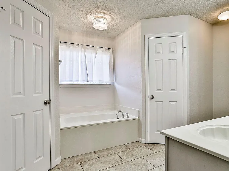 5504 Big Bend Dr — Photo 16