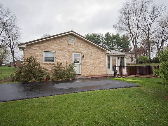 3rd image of 5621 Blenna Ct