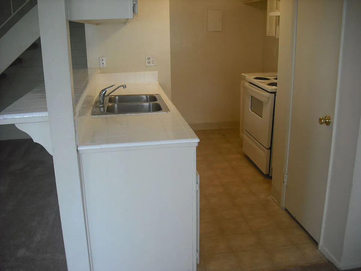 Building Photo - 2622 Yardarm Ave