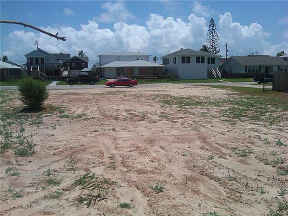 5th image of 1715 Bayou Homes Dr
