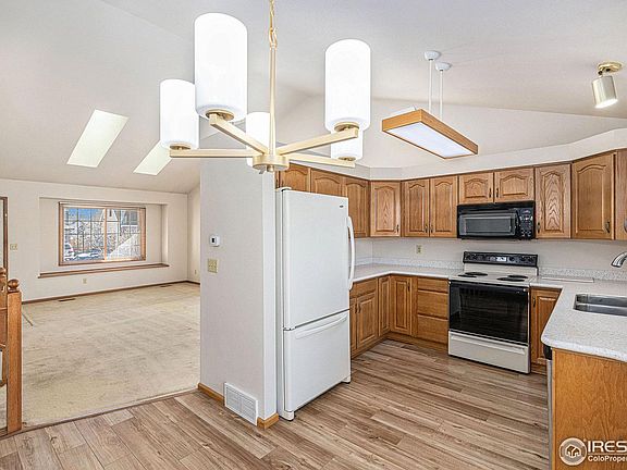 4th image of 842 Marble Dr