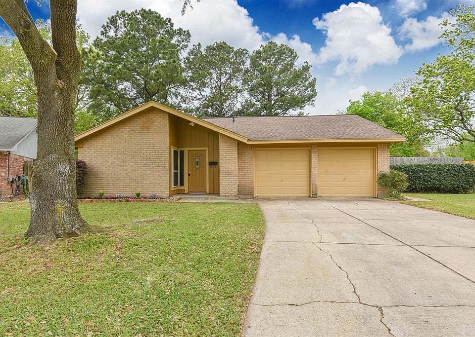 1st image of 5705 Woodville Ln