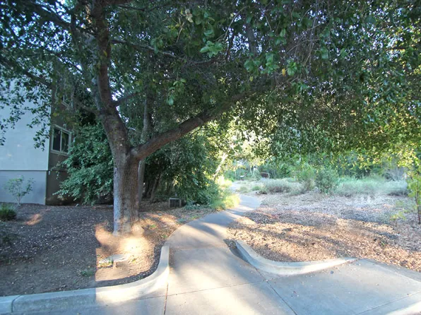120 - 122 East Creek Drive, 120-122 E Creek Dr #120-15, Menlo Park, CA 94025