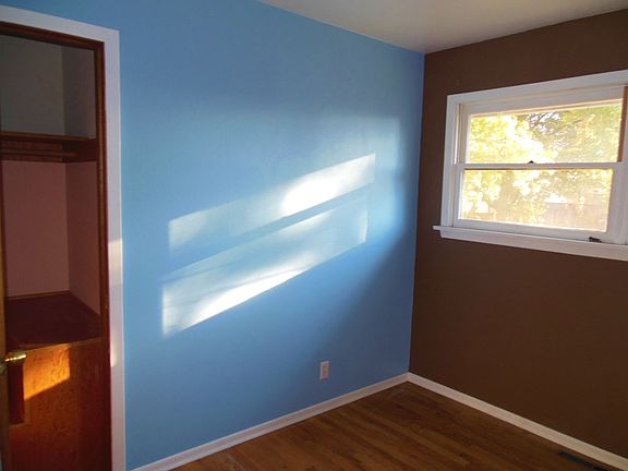 5th image of 2036 Lark Dr