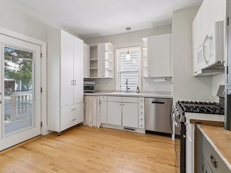 4432 Upton Ave S — Photo 11