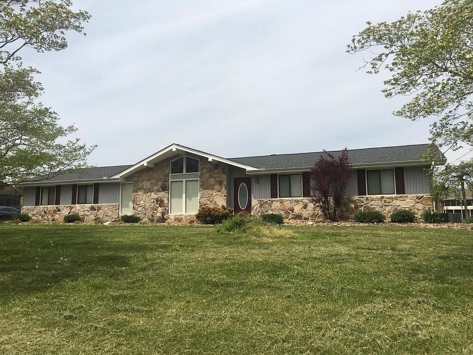 1st image of 7730 Hoff Ln