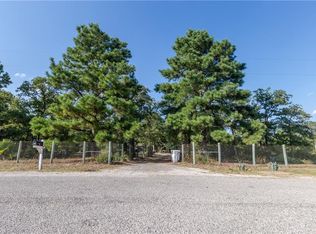 288 Hickory Ln, Elgin, TX 78621