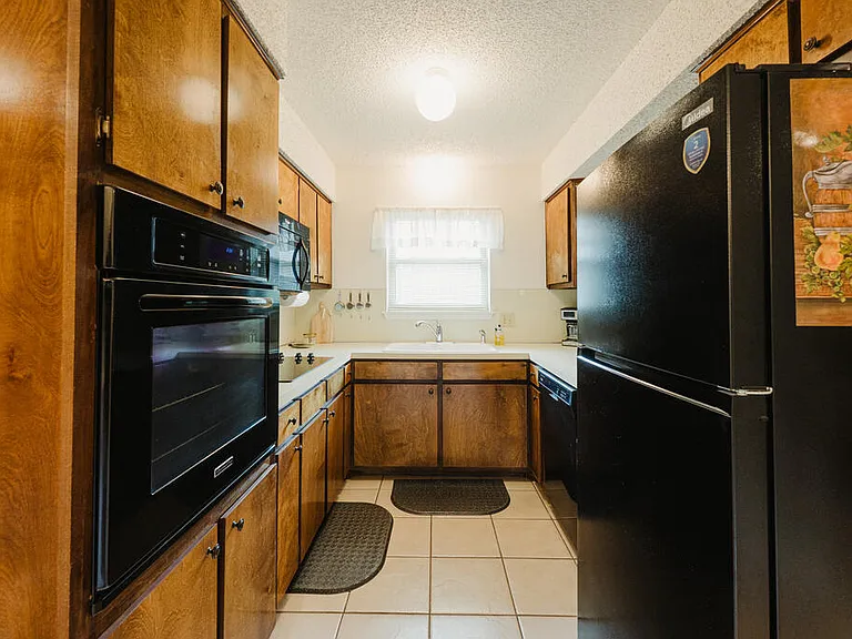 6424 Amber Dr — Photo 9
