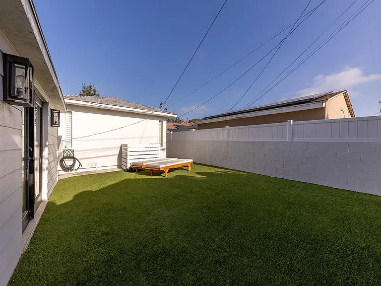 15136 Doty Ave — Photo 21
