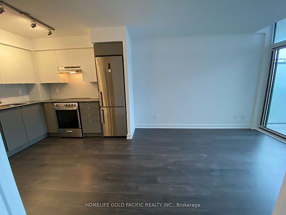 3rd image of 120 Varna Dr #725