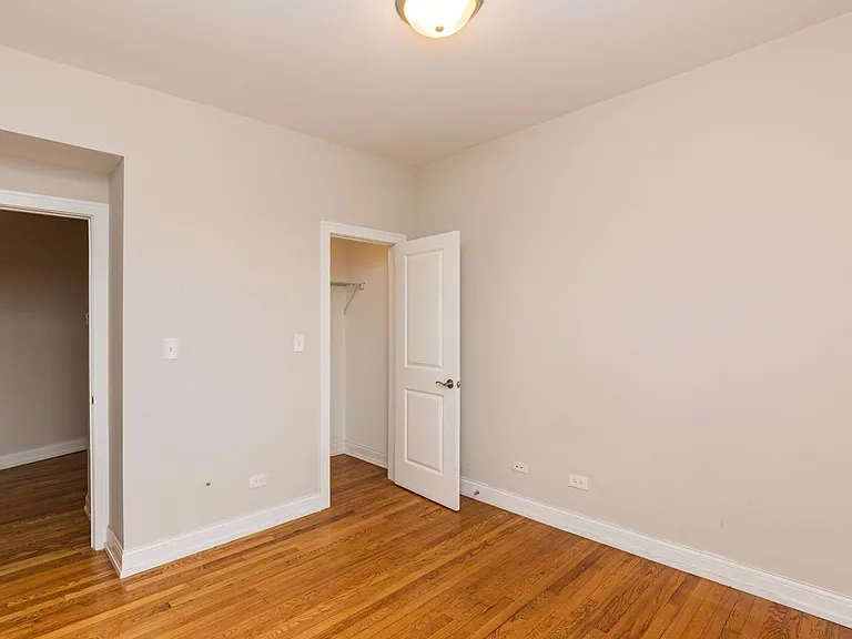Portage Park Theater Apartments — Photo 39