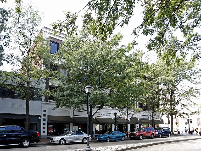 Kirn on High Street — Photo 12