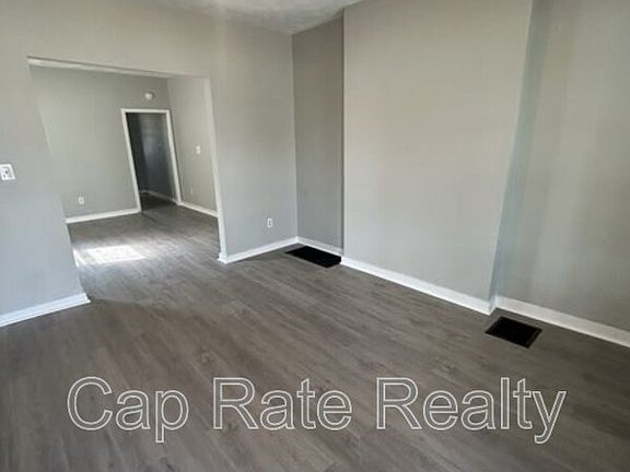 3rd image of 809-811 E 2nd Ave