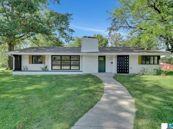 206 Florence Ave, Beatrice, NE 68310