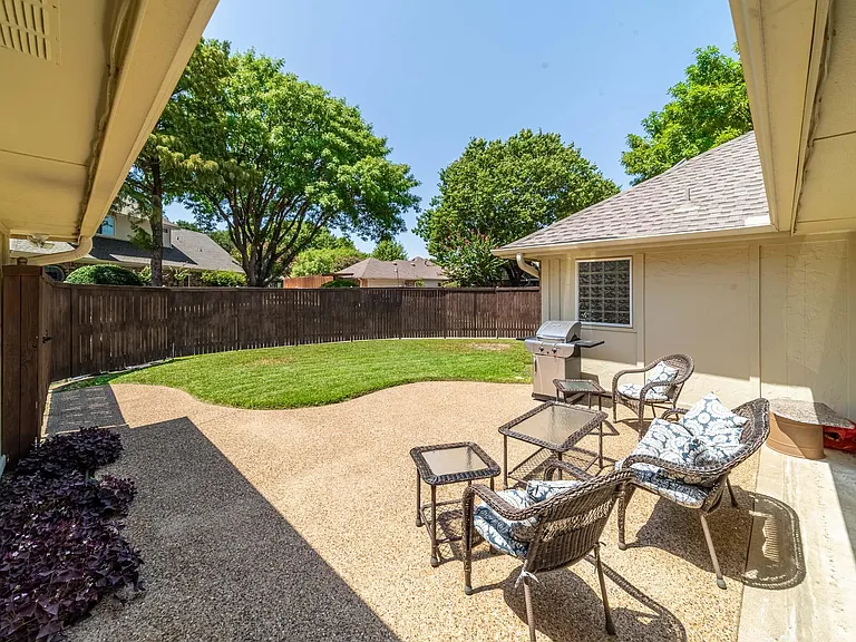 3305 Eisenhower Ln — Photo 23