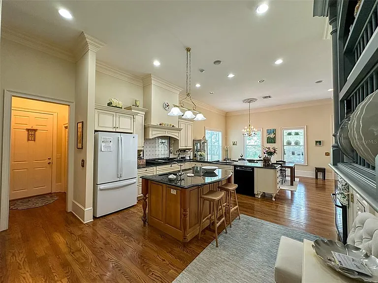 6425 NW 202nd Pl — Photo 23