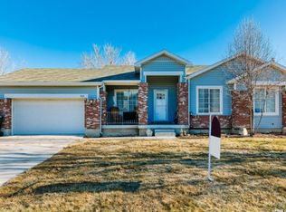 9225 S Granada Hills Dr, West Jordan, UT 84088
