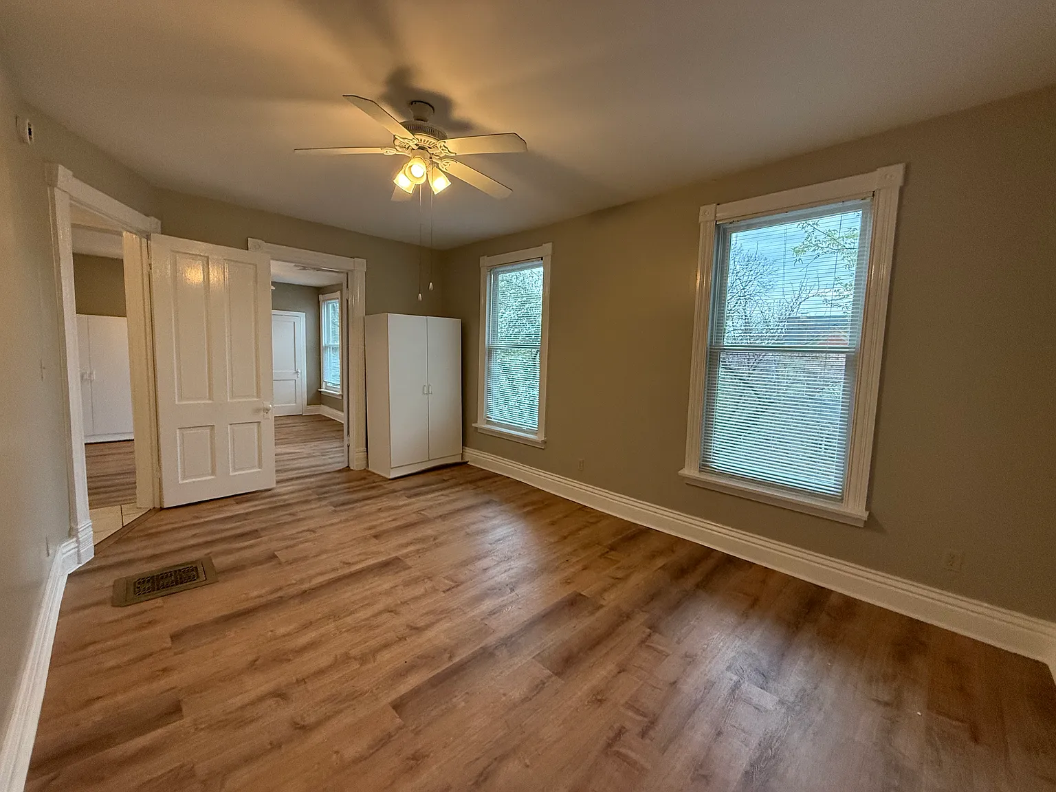 123 Waverly Ct — Photo 4