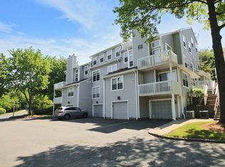9 Hedgerow Dr, Englewood, NJ 07631