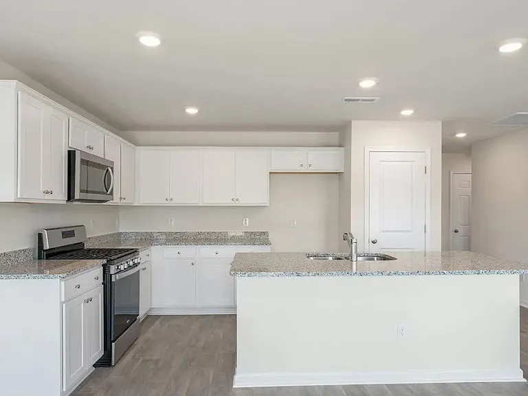 216 Olive Br — Photo 4