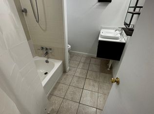 1200 S 10th St #3F, Philadelphia, PA 19147