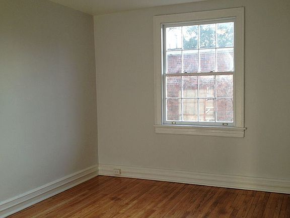 5th image of 1123 W Grace St #26