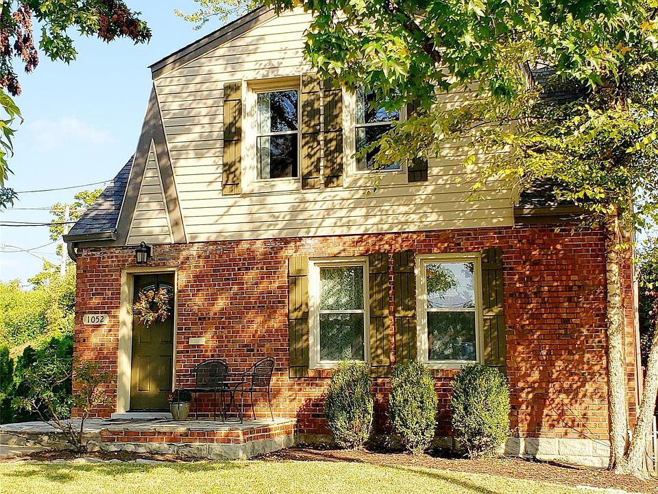 1st image of 1052 N Woodlawn Ave