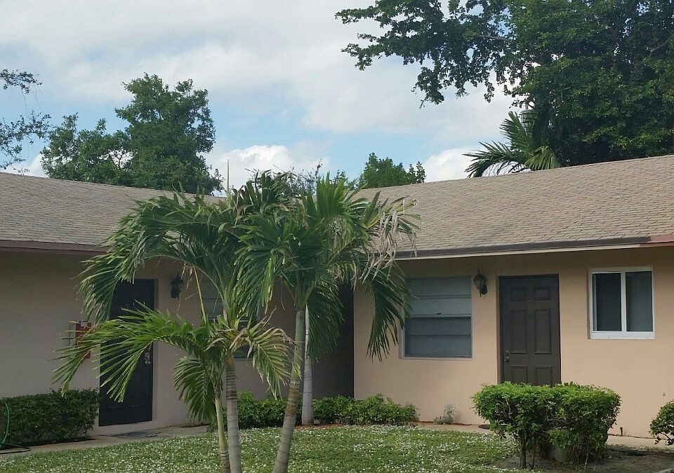 1st image of 1273 NE 39th St