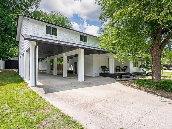 3rd image of 7513 Hart Rd