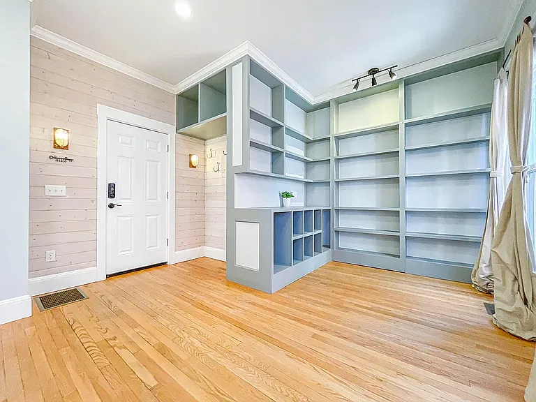 3 Grant St #1 — Photo 6