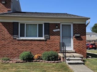 19447 Highlite Dr S, Clinton Township, MI 48035