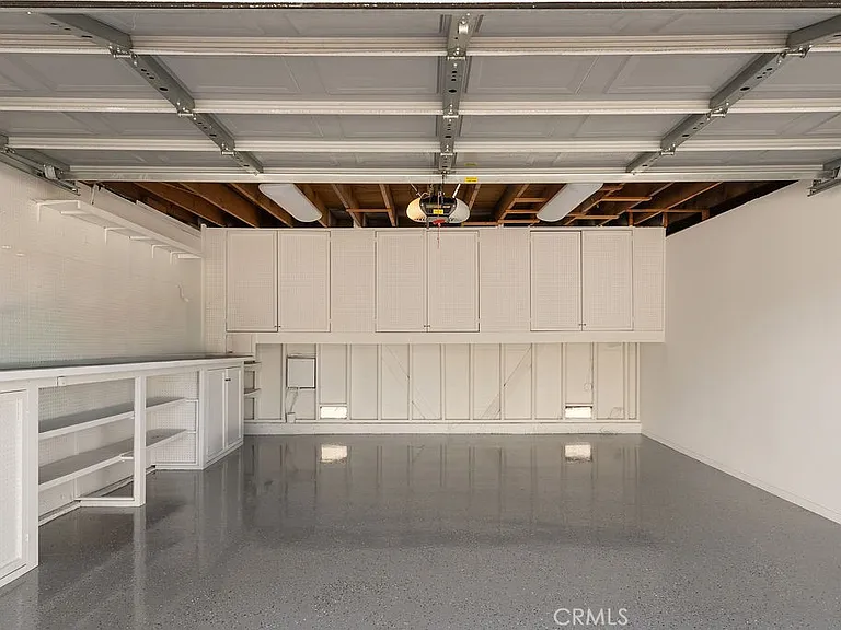 1088 Buckingham Ln — Photo 35