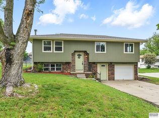 12956 Grand Ave, Omaha, NE 68164