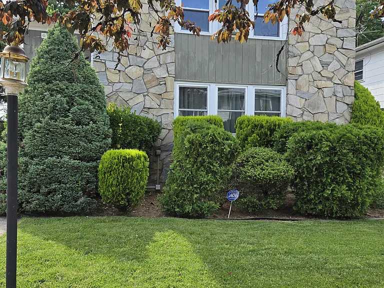 90 Harvey Ave #1 — Photo 1
