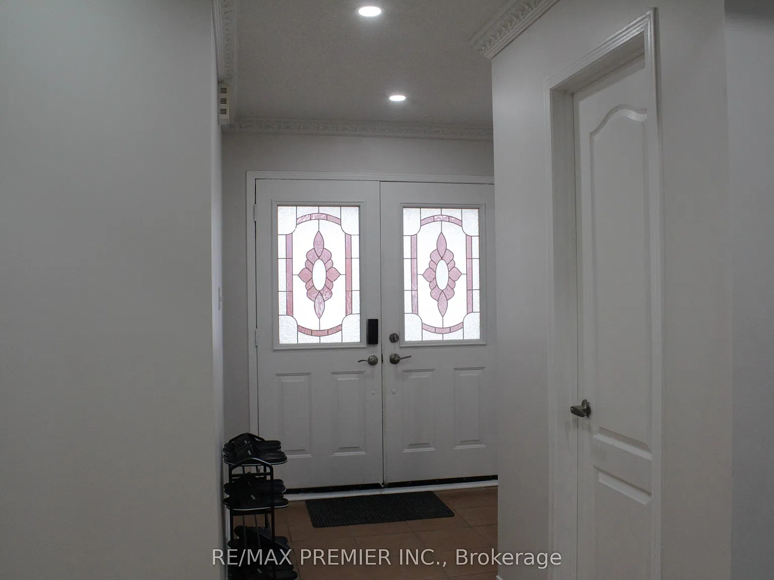 4 bed, $4,000 — Photo 4