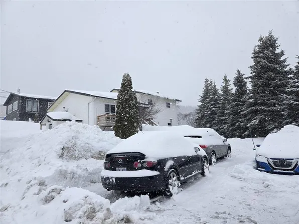 8 Burtons Road, Corner Brook, NL A2H5Z2