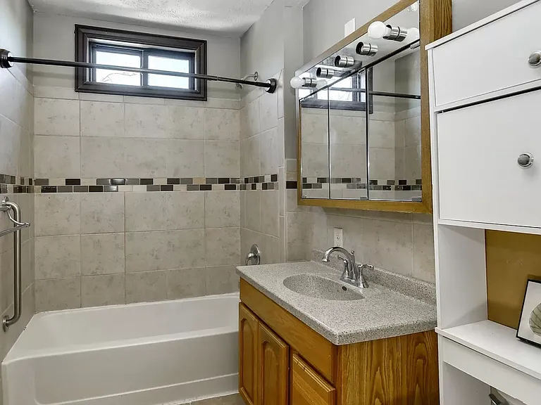 923 N 49th St — Photo 10