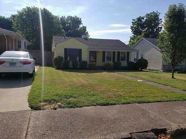 1st image of 960 S Saint James Blvd