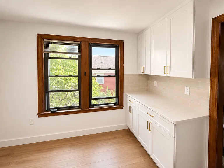 17 Oakledge St #2 — Photo 5