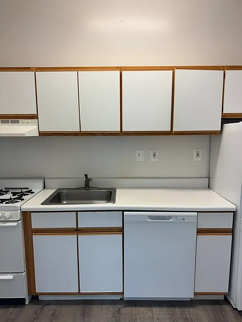 1 bed, 572 sqft, $1,975 — Photo 3