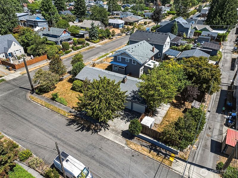 3rd image of 619 N Verde Street