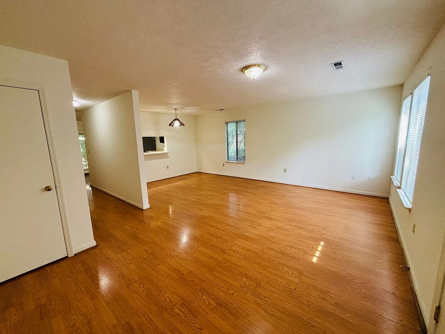 3 Bedroom 2.5 Half Bath Townhouse — Photo 3
