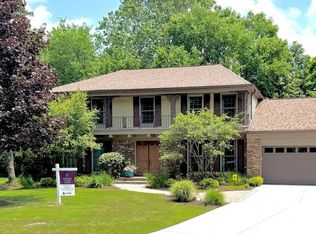 2901 Constitution Ct, West Bloomfield, MI 48322