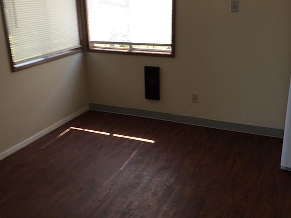 4th image of 8507 SE Hinkley Ave