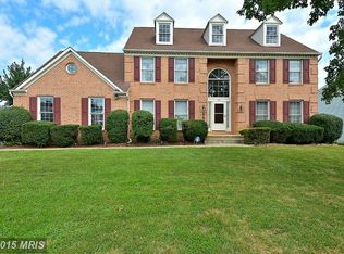 1336 Summerfield Dr, Herndon, VA 20170