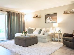 14 Edgelawn Ave APT 7, North Andover, MA 01845