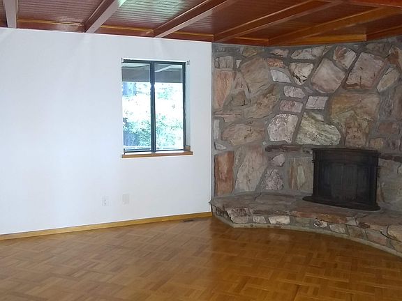4th image of 23450 Glenwood Dr Room B