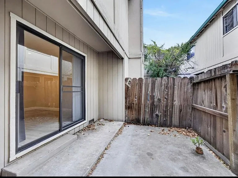 4549 Melody Dr — Photo 23