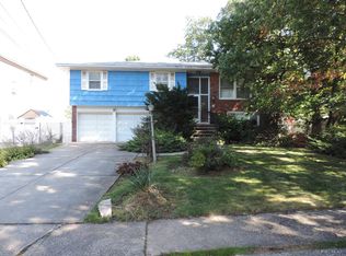 15 Leverett Ct, Staten Island, NY 10308