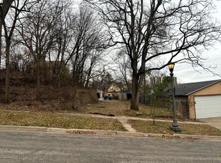 1034 Bradley St, Saint Paul, MN 55130